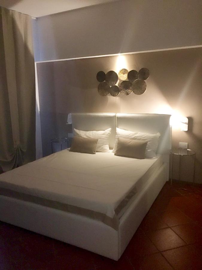 Marie Rose Luxury B&B & Apartment Desenzano del Garda Buitenkant foto