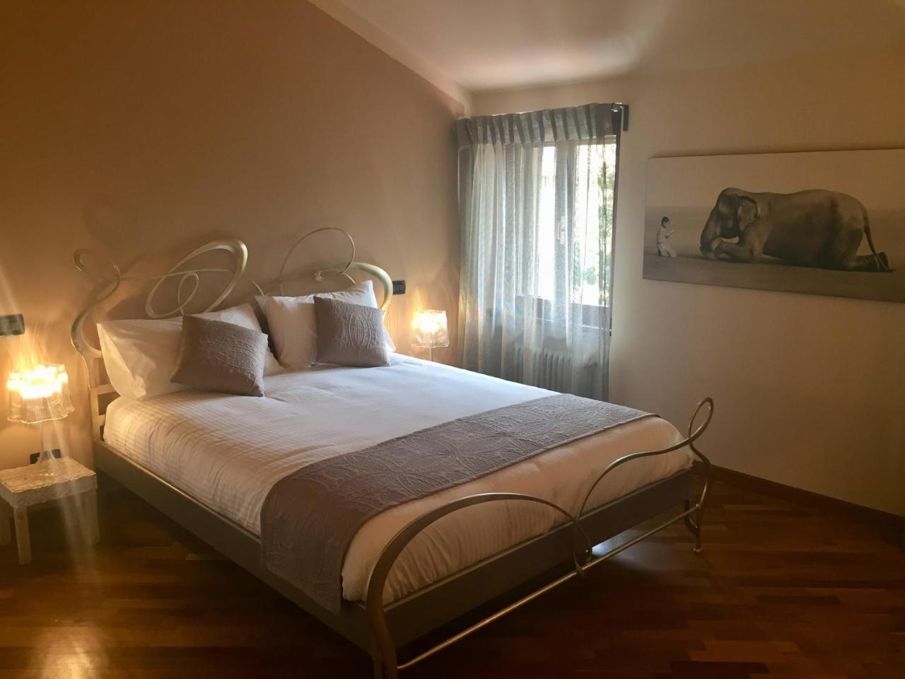 Marie Rose Luxury B&B & Apartment Desenzano del Garda Buitenkant foto