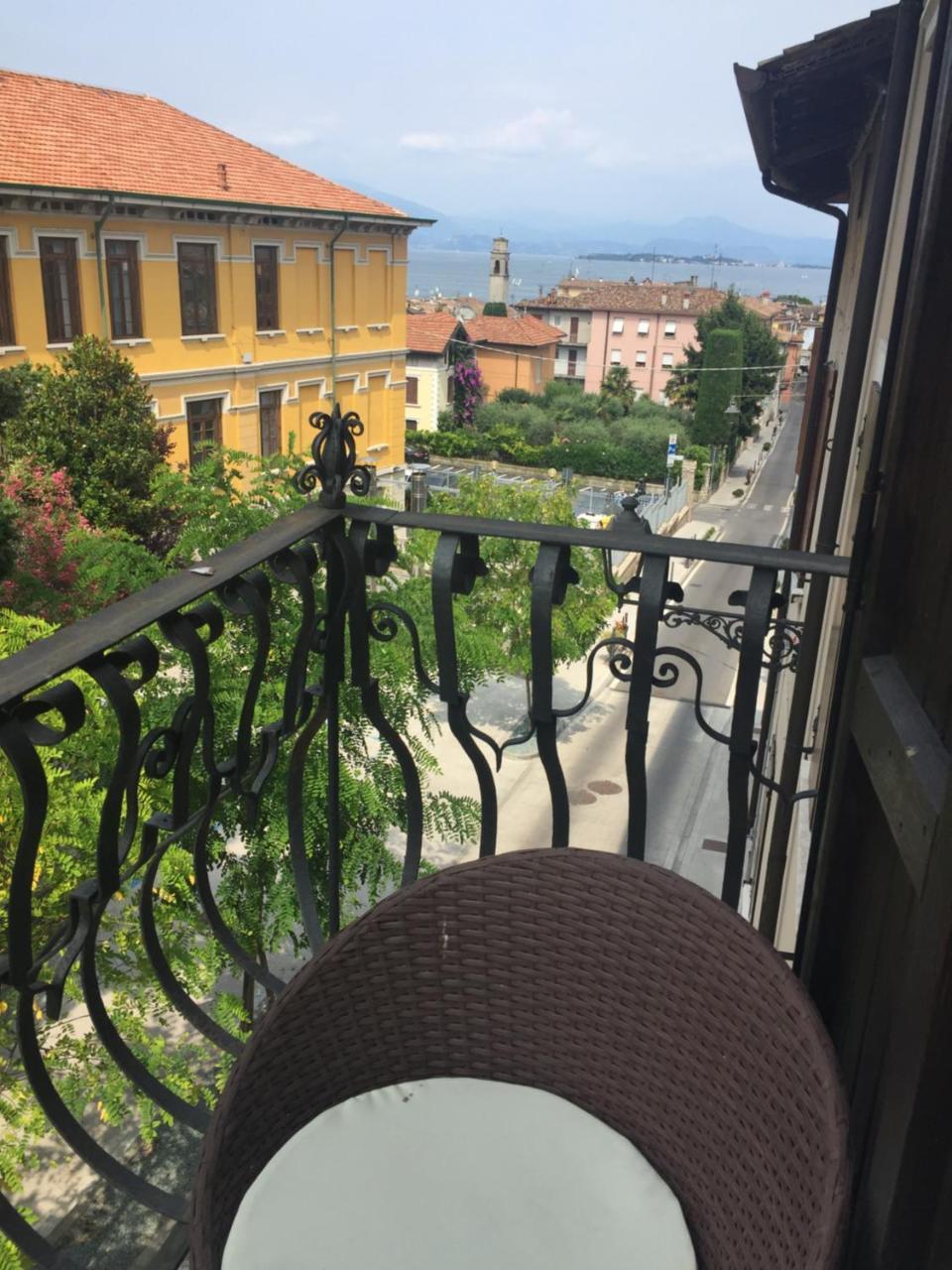 Marie Rose Luxury B&B & Apartment Desenzano del Garda Buitenkant foto