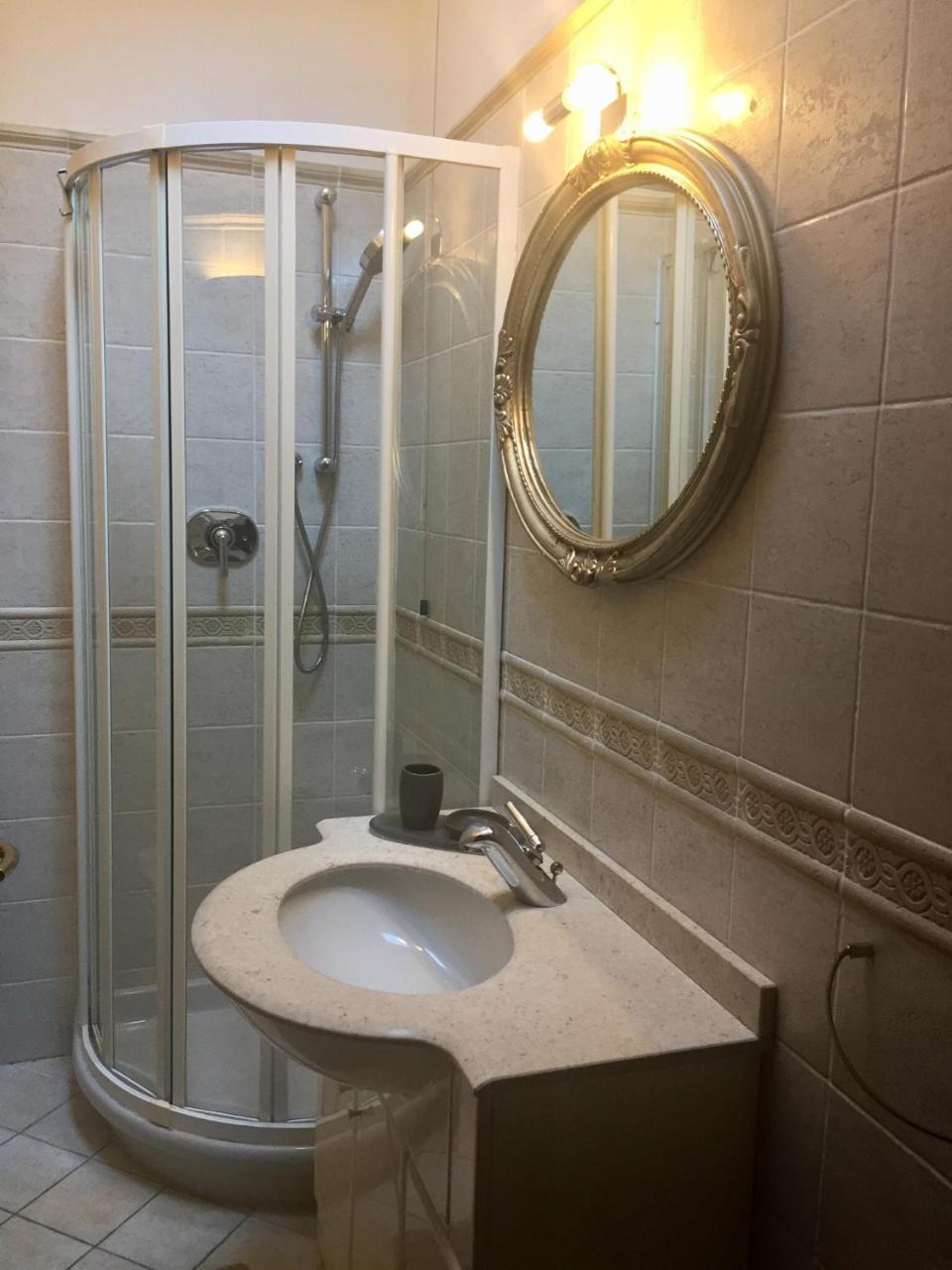 Marie Rose Luxury B&B & Apartment Desenzano del Garda Buitenkant foto